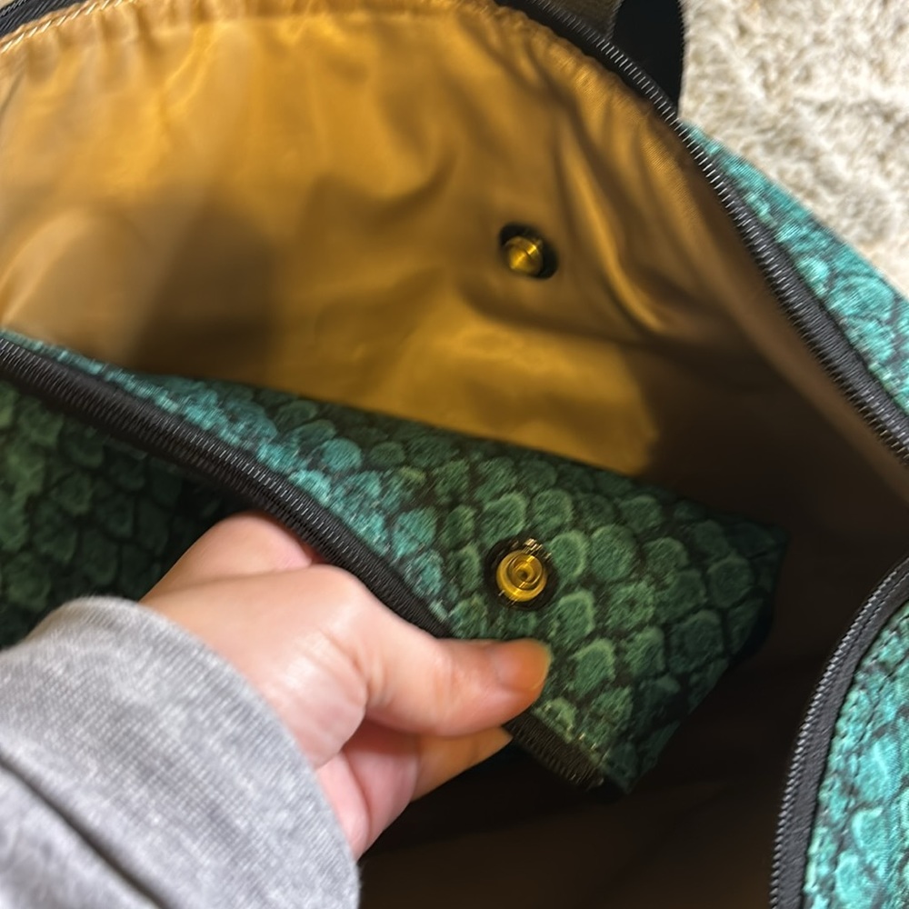 Coach Limited Edition Green Snake Print Tote with Removable Pouch - Picture 8 of 11